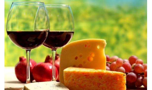 进口红酒和国产红酒如何区分
